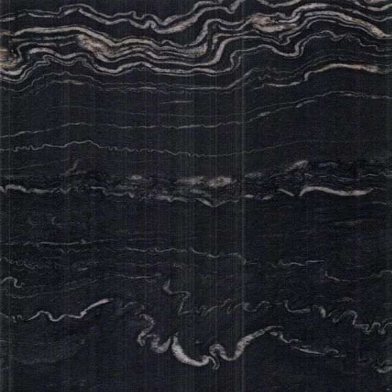 Schwarz und gold geäderte Marmoroberflächen im Innenbereich